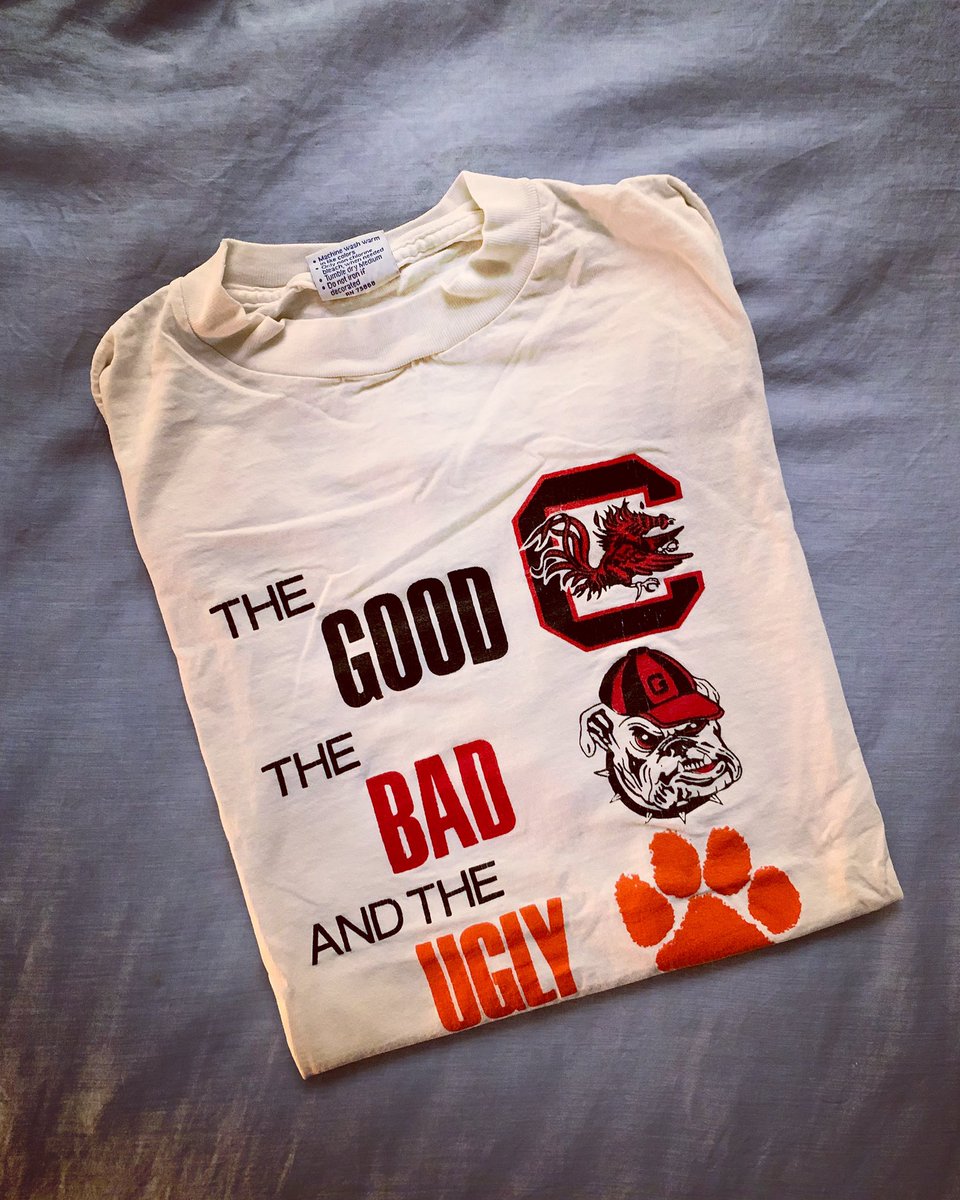 juliesturner's tweet photo. She is game-day ready. @UofSC #gamecocks #33yearoldtshirt #bateshouse https://t.co/DI09qfytzH