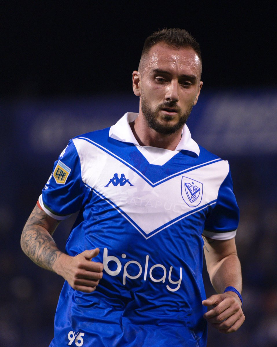 Velez's tweet photo. ¿La camiseta más linda del mundo?… ¡La camiseta más linda del mundo!

⚪️🔵⚪️

#JuegaVélez https://t.co/phdUdDW73e