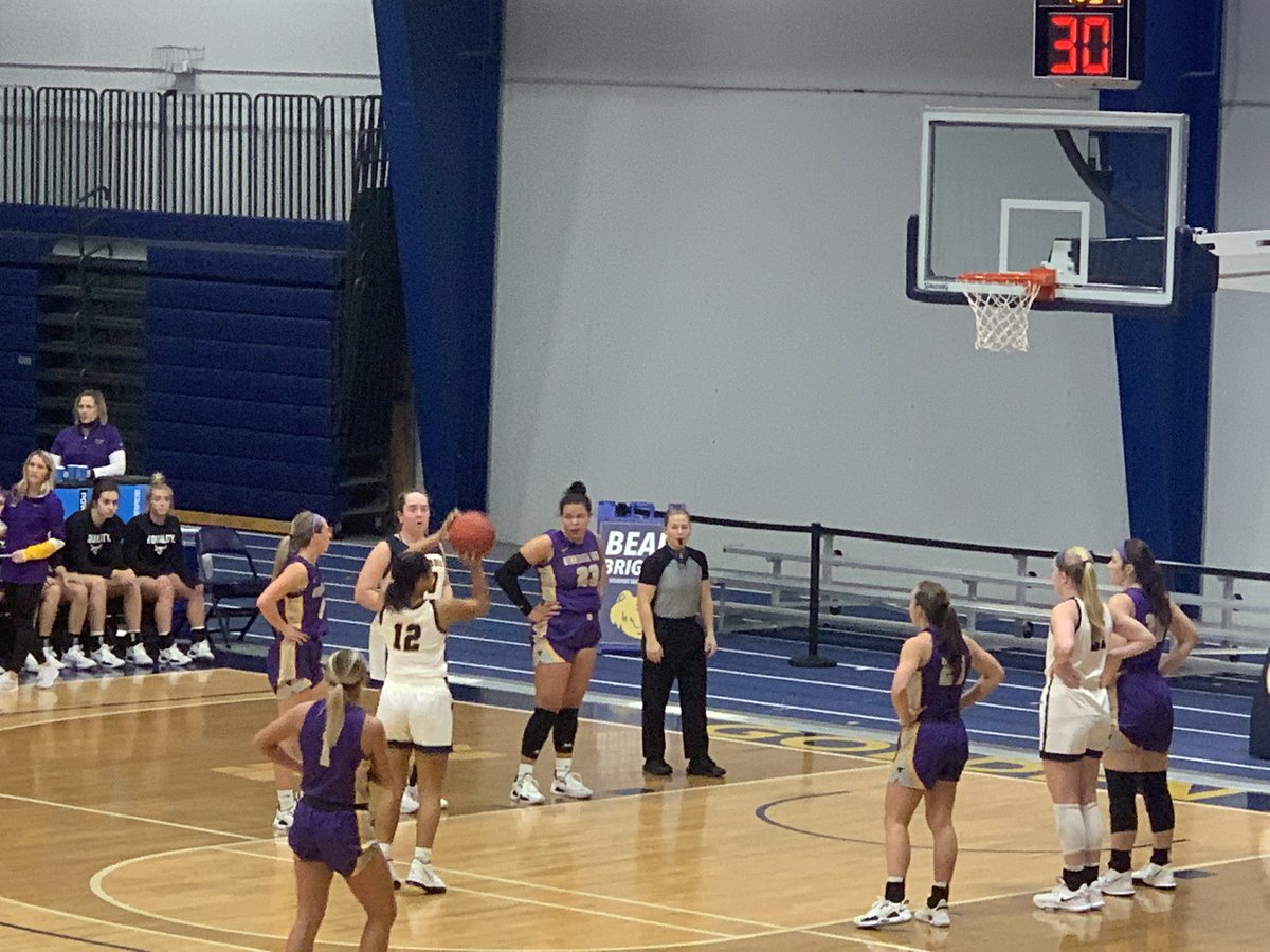 LNGirlsHoops's tweet photo. We ❤️ getting to watch Panther alum @sarah_kuma 😍😍 https://t.co/GubJ2gafxO