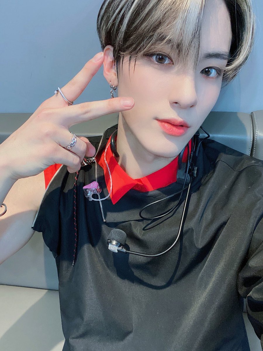 fzintak's tweet photo. 231121 | @MCNR_twt
me vine corriendo al #MCNR_1STCB para darle mucho amor a mis bebés Xiao y Hoonny, mucho éxito para todos los chicos y espero tengan muchas cosas buenas de ahora en adelante. #SPRINGWithMCNR ⠀ https://t.co/JXxVameXBZ
