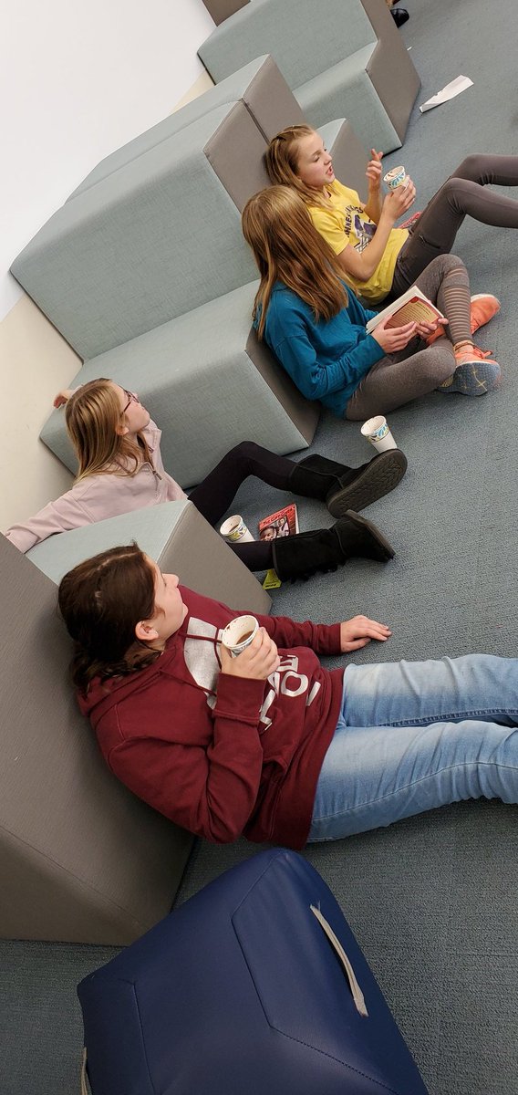 dani_rypka's tweet photo. 5C finished up their first round of book clubs today. For our meeting we decided hot cocoa and cookies pair well with a good book! @StemMcKinley #BookClub #cozyread #5thgradersrule https://t.co/pwcb9UjaSA