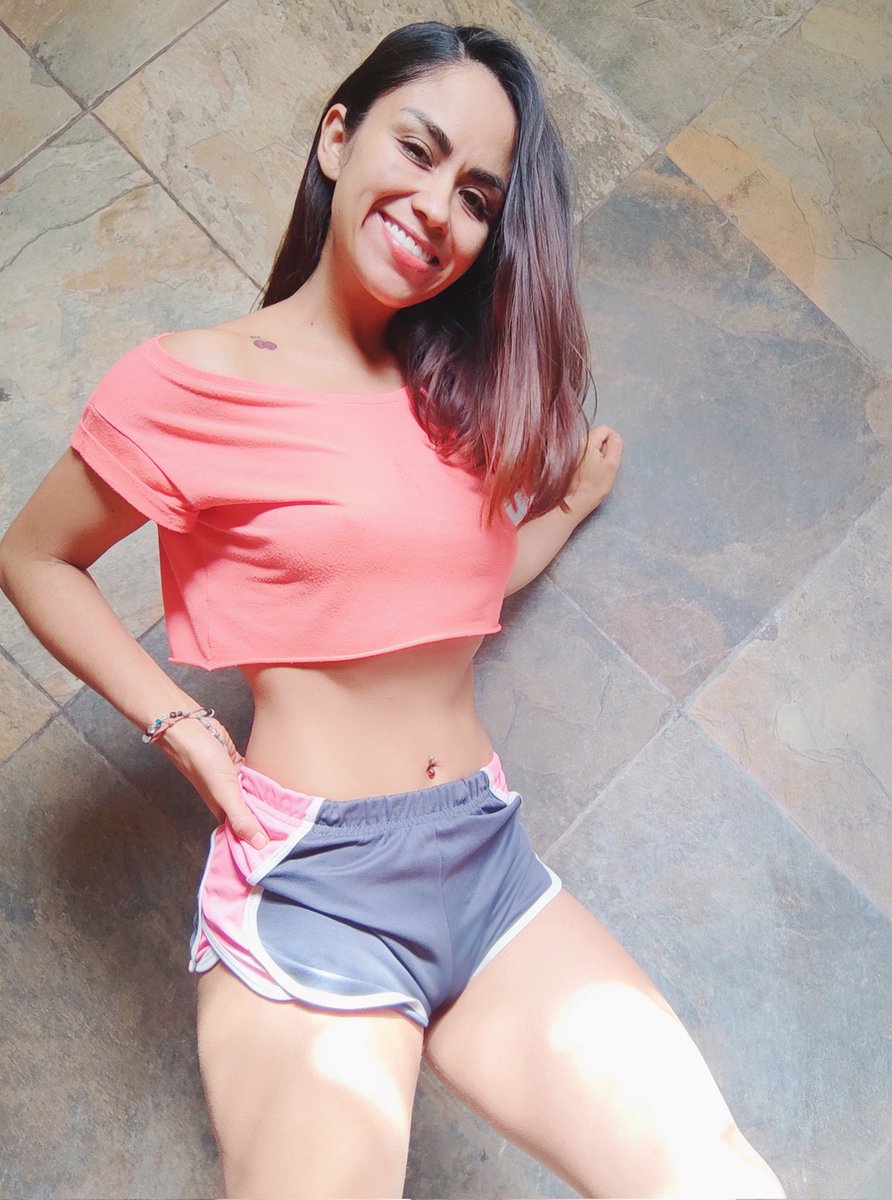 ErikaSherry_'s tweet photo. No hay atajos, toma tiempo construir una mejor versión de ti. ❤️🍒
#fitness #fitnessgirl #fit #construyendoelcuerpo #adelgazando #vidafit #vidasana #estilodevida #smile #absloading #healthylifestyle https://t.co/cZ4oJQAZF9