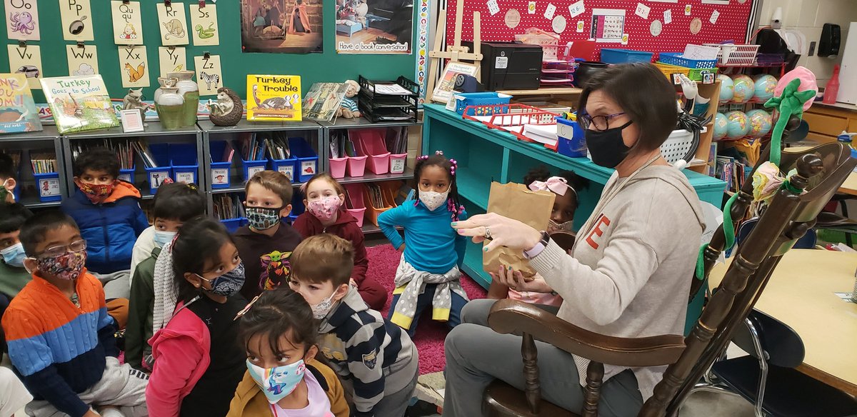 kimkatmenchu's tweet photo. STEAM lesson with Ms. Schmidt today!  We built homes for small animals and used a lot of team building skills! @JayBilly2 #BFrocks #firstgradesteam https://t.co/QtJn3egIy2