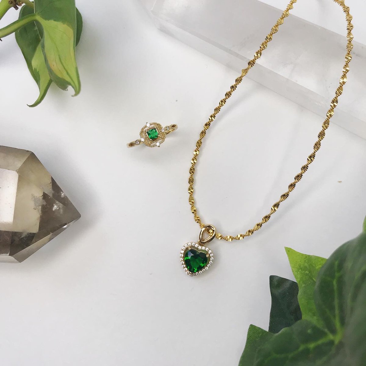 fabledbyriley's tweet image. 🤍you can support my small biz today by retweeting this!🤍