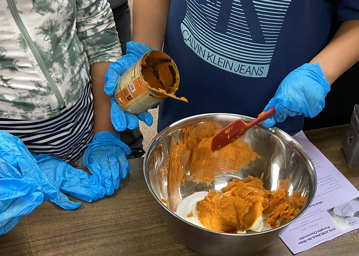 BleyleTeach's tweet photo. “I’ve never had pumpkin pie” - so today we made no bake pumpkin pie cheesecake https://t.co/drjyqi9ctQ