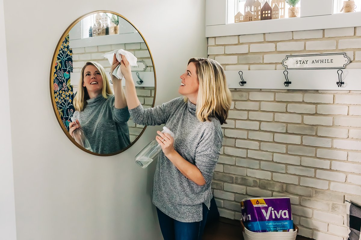 The #holidays are almost here, and that means guest will be coming to visit soon! Be sure to pick up #Viva® Multi-Surface™ Towels to help keep the surfaces in your home sparkling clean✨
