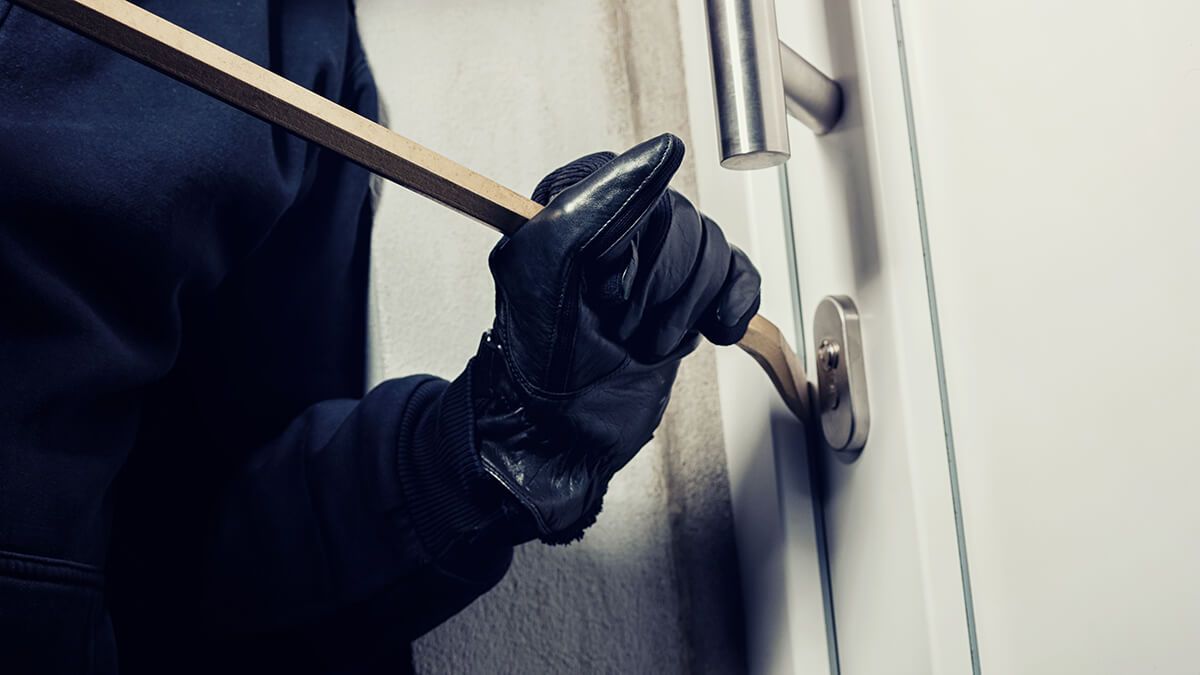 Apartment living? Experts found that renters are burglarized almost twice as often as homeowners. Don’t become a statistic — find out what renter-friendly security measures you can implement in your home.
bit.ly/3Fxul1K