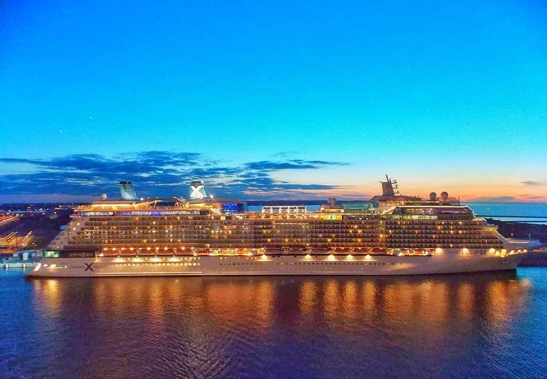 nauticallyspeak's tweet photo. Total Eclipse of the.....cruise ship.
Passing @CelebrityCruise #CelebrityEclipse on board @PrincessCruises #RoyalPrincess as we departed Copenhagen, shortly after 11pm at night, during our Baltic cruise.
#CelebrityCruises #SolsticeClass #Copenhagen #NauricallySpeaking https://t.co/EZqscvbXxN