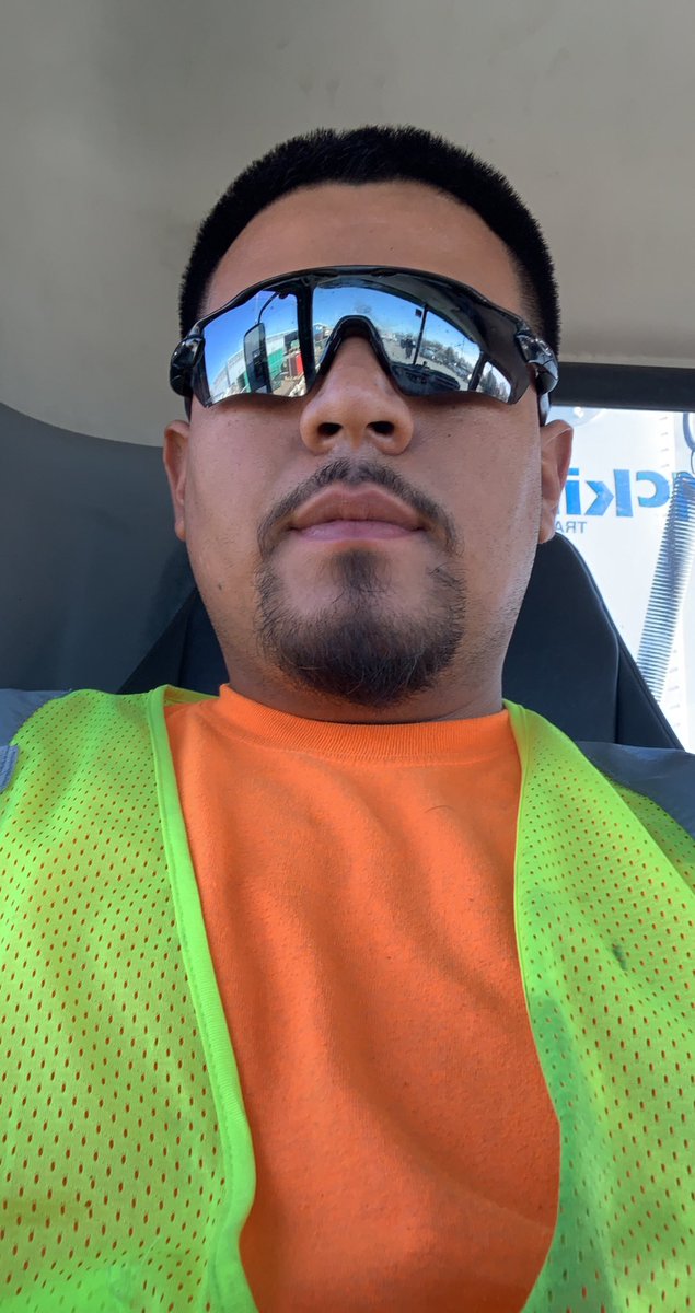 JAVI_AIR06's tweet photo. Pouring concrete on this beautiful day lol https://t.co/eODlgEFUkm