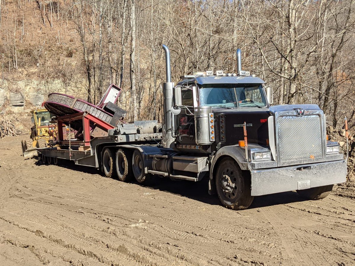 RoastPR's tweet photo. #BEN showing excellent signs of progress on-site in West Virginia, Met Coal is the future for greenification and production of steel to further infrastructure. #energytransition #greenification #steel #metcoal @BigGibUK @tozzer121 @GrantHorsfall @MBUCapital https://t.co/WUJjiOM41P