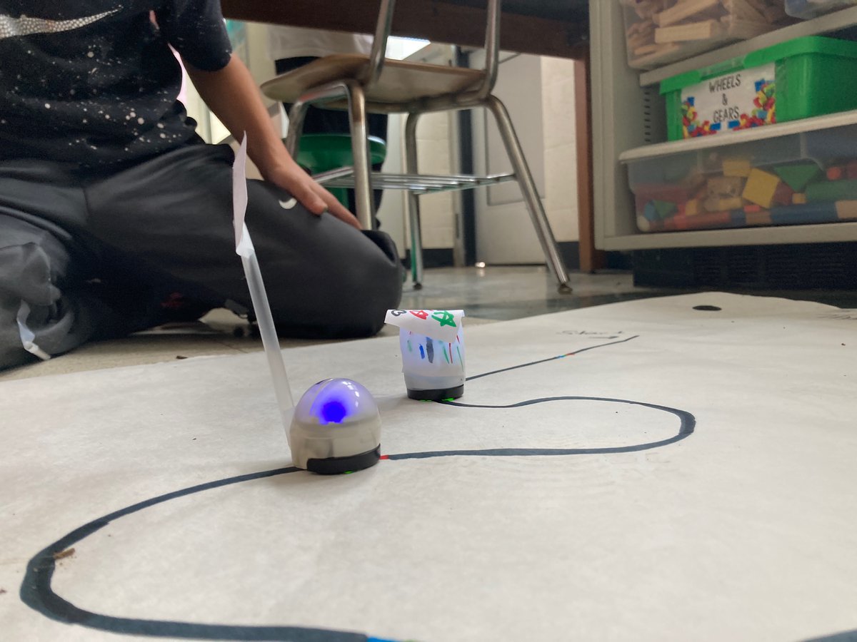 lakeviewstemlab's tweet photo. Hey @Macys Lakeview has a few future parade engineers in training! We used @Ozobot to power them up! #STEM #denville https://t.co/LhTFCX39sR