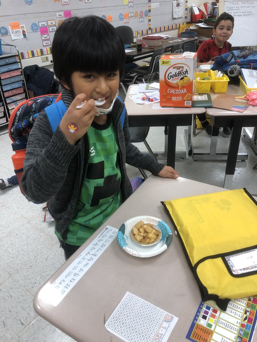 MsGillettMEA's tweet photo. After learning all about why we celebrate Thanksgiving in the United States, 9 students got to try Apple pie for the first time! 🥧🍎🍏 

@LCPSOfficial @MeadowlandElem https://t.co/6L0jy0elnm