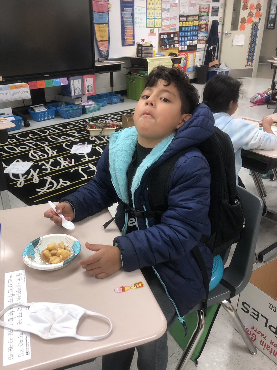 After learning all about why we celebrate Thanksgiving in the United States, 9 students got to try Apple pie for the first time! 🥧🍎🍏 

<a href="/LCPSOfficial/">LCPS News</a> <a href="/MeadowlandElem/">MeadowlandElem</a>