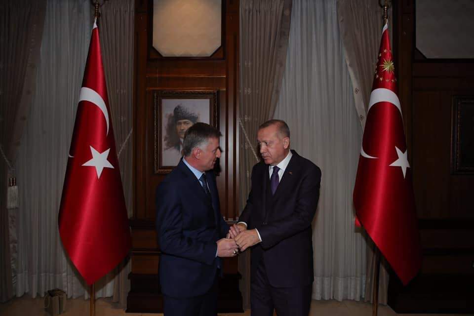 Metin YILANCI (@metinyilanci) on Twitter photo Dün, bugün, yarın.
Her daim Devletimizin ve Cumhurbaşkanımız <a href="/RTErdogan/">Recep Tayyip Erdoğan</a>'ın yanındayız.
#DevletiminYanındayım 🇹🇷 Dün, bugün, yarın.
Her daim Devletimizin ve Cumhurbaşkanımız <a href="/RTErdogan/">Recep Tayyip Erdoğan</a>'ın yanındayız.
#DevletiminYanındayım 🇹🇷