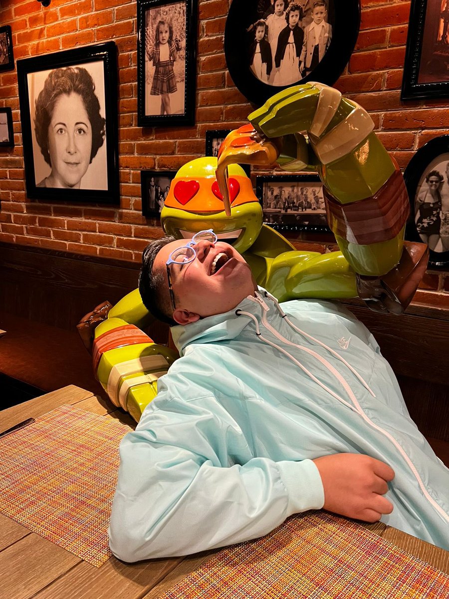 Bryan_SKabeche's tweet photo. Llevé a mi niñote al hotel de Nick 🧡 @Eddy_SKabeche https://t.co/B46WjEmKTB