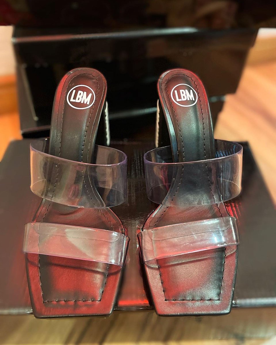 ObviusG's tweet photo. MEMORIES COLLECTION 🎇LABELLAMAFIA

✨ exclusividade @obviusgirls ✨
Optamos por uma referência ao retorno do EXAGERO DE BRILHO e do glamour COM jeito LBM de proporcionar estilo e muita autenticidade 🖤

ENTREGAS TODOS OS DIAS 
📲 21 97667-7910
 📞 21 2602-6685 

#labellamafia https://t.co/K75klSqmnb