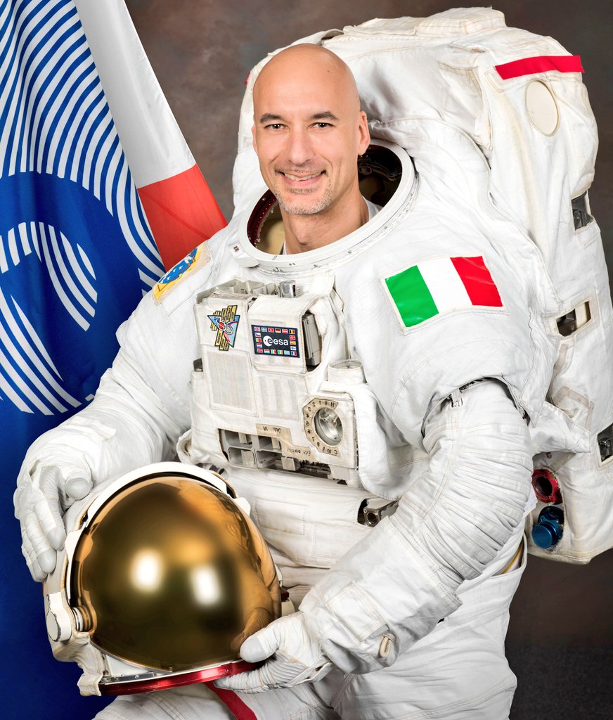 'Si adegua la nostra felicità a seconda delle nostre aspettative. Andando sull'#ISS si sa che per sei mesi ci saranno delle attività specifiche, senza il vento della Terra ne gli affetti. Mancano. Ma si sa. Sei felice del momento.'
@astro_luca
#FestivaldelleScienzeRoma