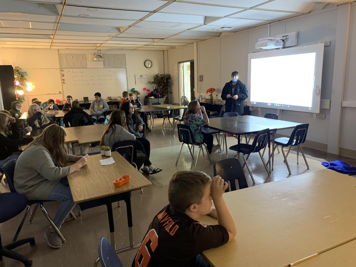 nickadiscenza's tweet photo. Huge shout out to @hurstBCSD and our 6th graders for taking a risk, releasing control, and empowering kids with our first ever kid Edcamp! It was awesome and our kids did a great job! #BeATitan https://t.co/4ZZ21Vq65s