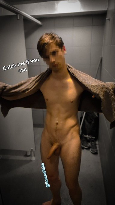 Je sors de l'entra&icirc;nement Qui prend une douche avec moi ou #maqueue en bouche  @maqueuecom @CumAdiction_FR<a href="/tag/exhib"class="tags"><span>#exhib</span></a><a href="/tag/maqueue"class="tags"><span>#maqueue</span></a>