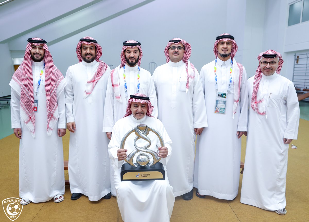 Alhilal_FC's tweet photo. 🔝#الهلال.. يروي جماهيره ذهب 🤩🏆

#الهلال_كبير_آسيا https://t.co/jQsUcUEQCt