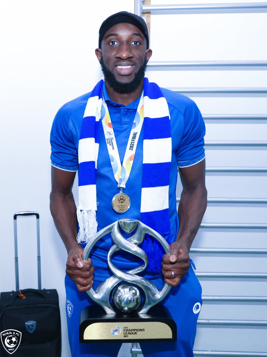 Alhilal_FC's tweet photo. 🔝#الهلال.. يروي جماهيره ذهب 🤩🏆

#الهلال_كبير_آسيا https://t.co/jQsUcUEQCt