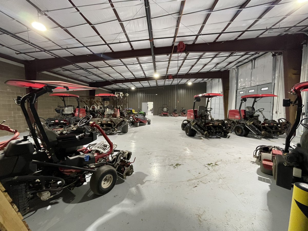 The new shop at the course is looking gooood🙌🏼