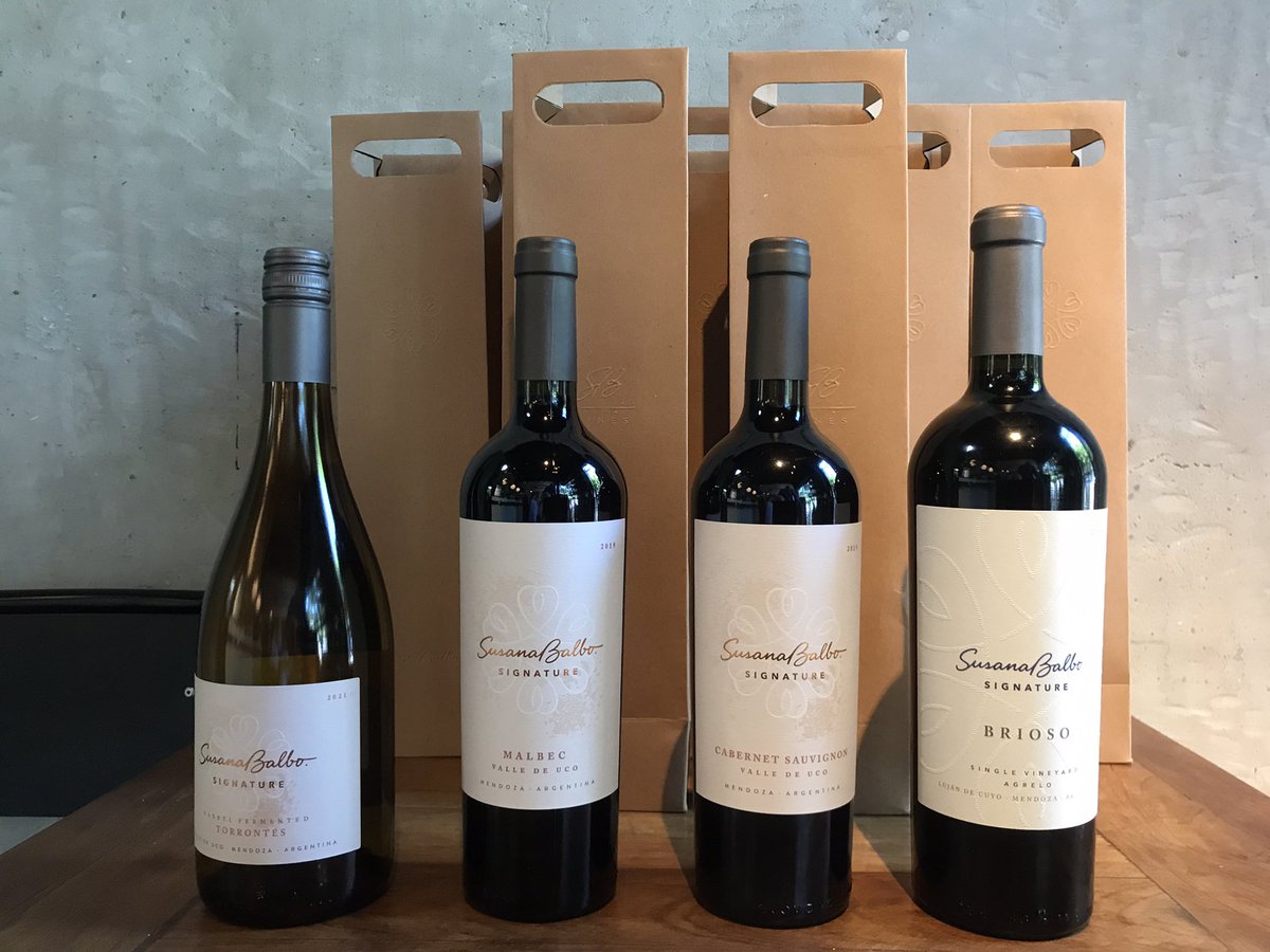 Las nuevas añadas y etiquetas de <a href="/sbalbowines/">Susana Balbo Wines</a> Signature muestran la esencia de una bodega centrada en el coraje, la calidad, el compromiso y el amor por el vino. Los probamos junto a <a href="/analovaglio/">Ana Lovaglio Balbo</a> <a href="/susubalbo/">susana balbo</a> y el enólogo Gustavo Bertagna en Julia Restaurante
