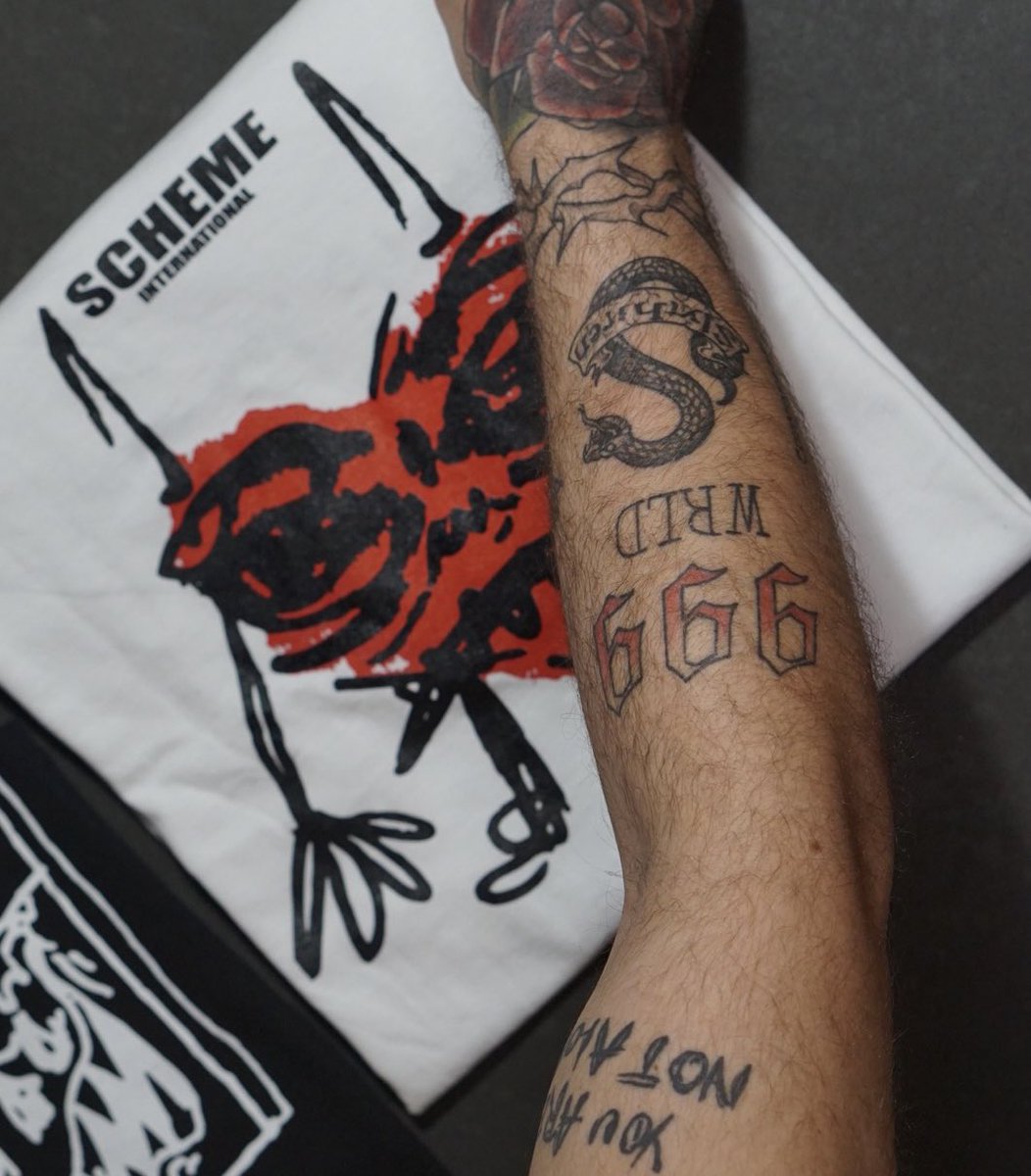 DJSCHEME_'s tweet image. New Scheme Intl x Protect The Youth collab tomorrow at 12PM EST.

LIKE this &amp;amp; REPLY “SCHEME” for a free tee &amp;amp; FB so I can get to 999 🖤✌️ GO!