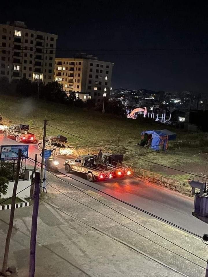 Addis Ababa right now!

The city is heavily militarized as Abiy Ahmed leaves for battlefront to directly command his soldiers in the war against Tigray and Oromo.

PM Abiy made peace negotiations difficult, effectively aborting mediation effort by Pr. Obasanjo &amp; US envoy Feltman