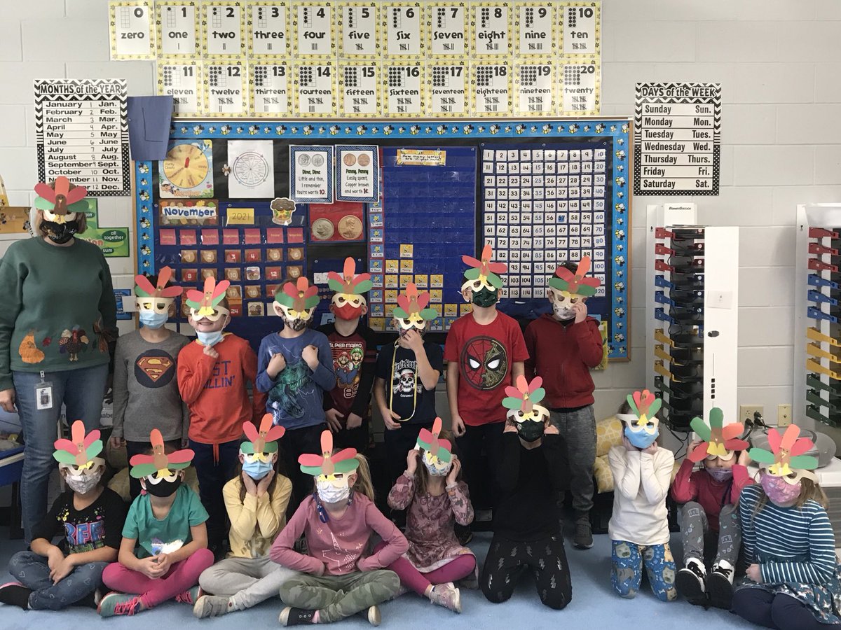 hendersongrade1's tweet photo. The toms and hens in Henderson Hive wish everyone a happy, healthy Thanksgiving Day! #PES https://t.co/QQBY4uw0eO
