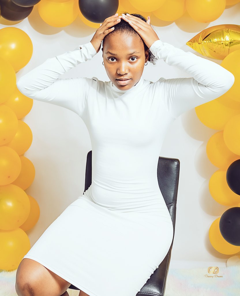 CheekyBoysClub's tweet photo. Am a Photographer and you are? 
I will like to Retweet your hustle 

Please like &amp; retweet for awareness ❤

#chasingdreamstudios📸
#Nanadrive 👑 https://t.co/TfxKRnG5iV