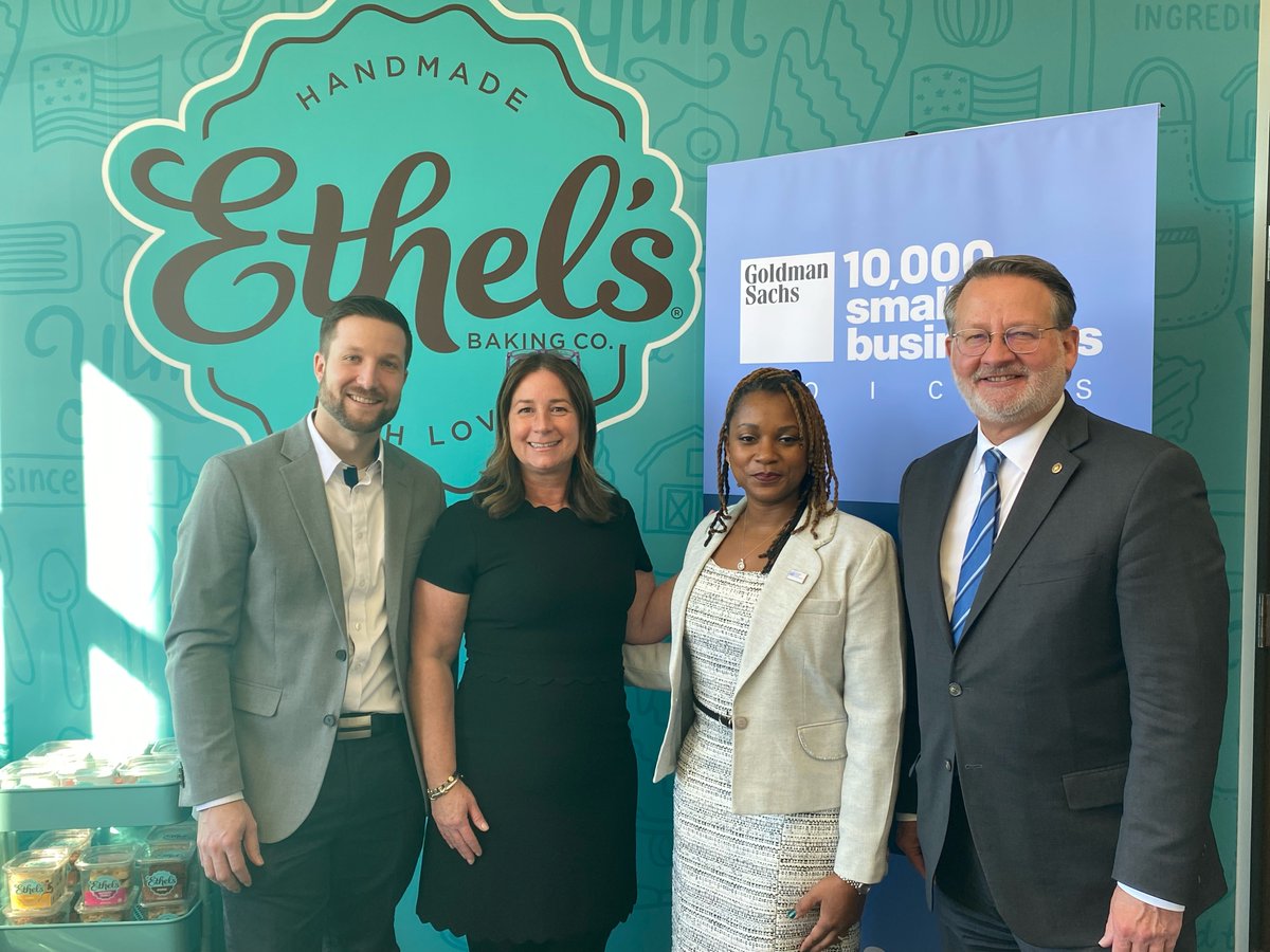 SenGaryPeters's tweet photo. Appreciated visiting @EthelsBaking as they prep for the Holiday season. Thanks to @GS10KSmallBiz for convening today’s discussion &amp; the great work they’re doing to help businesses in Michigan navigate challenges emerging from the #COVID19 pandemic. #RoadtoRecovery https://t.co/ciNF2uM6ym