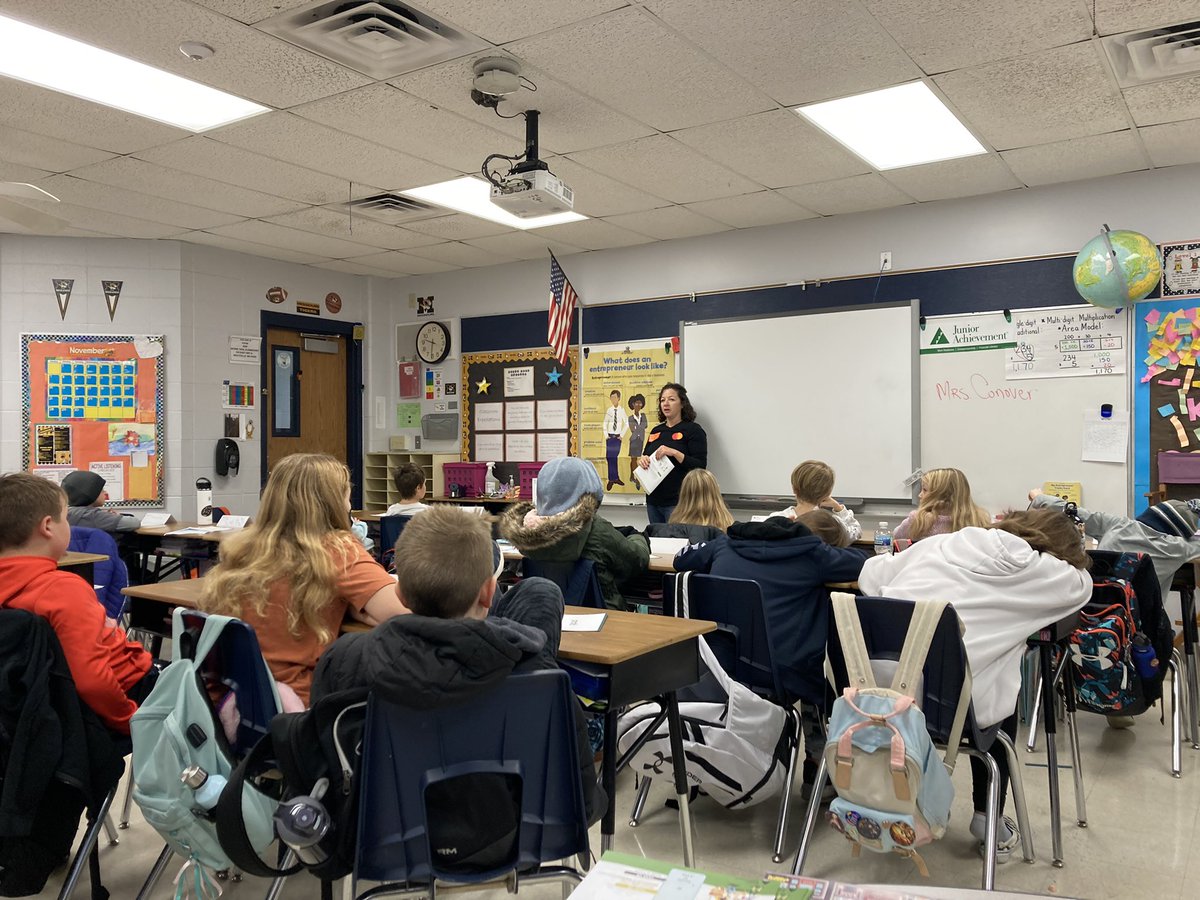 BTEPruemer's tweet image. Thank you @MastercardSTL for allowing your employees to partner with @JA_STL to teach our students about running a business! #JAinaDay