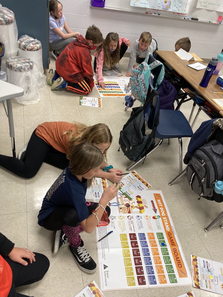 BTEPruemer's tweet image. Thank you @MastercardSTL for allowing your employees to partner with @JA_STL to teach our students about running a business! #JAinaDay