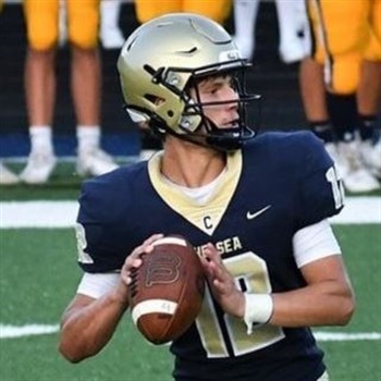 statechampsmich's tweet photo. STATE CHAMPS! SCOUT TEAM: @burneystweets’ Ford Field football field general breakdown — Ranking MHSAA finals QBs >> https://t.co/444jqlUpfR 

@dantemoore05 @tyholtz_ @BDrogosh @BryceUnderwoo16 @ParkerPicot @ballerbaker22 @johnpassinault @JoshuaBurnham20 @de1on_ @jeffery_heaslip https://t.co/QinmcSQMdi