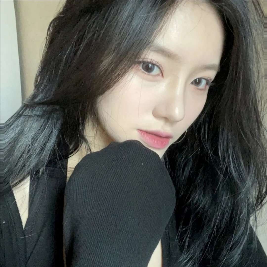 danibupie's tweet photo. feliz cumpleaños a rayeon. . ella es todo lo que esta bien en este mundo es una mujer perfecta la amo un montón esperó que este dia sea muy pero muy feliz <3
#FANATICS #파나틱스 #RAYEON #이나연 #李奈衍 #RayRayDay https://t.co/a5MljkfcQU