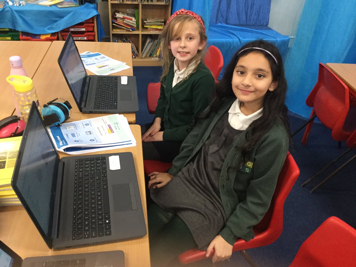 LyndonGreenJnr's tweet photo. Coding club after school. So impressed with the children’s progress already. @scratch https://t.co/ByZCc8IZqX
