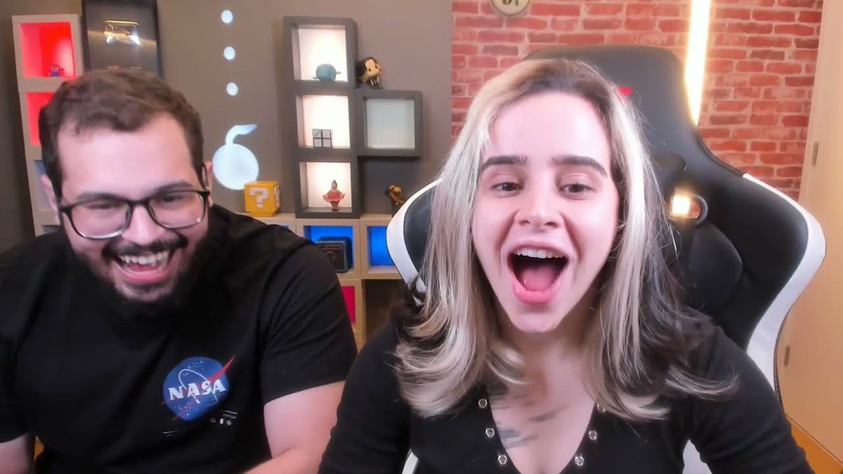 oMinecraftUnion's tweet image. Olha só vídeo novo da @MoonKase!

📹 ・ ​Título:​ Se eu levo DANO no minecraft… eu levo na VIDA REAL TAMBÉM

🔗 ・ ​Link:​ youtube.com/watch?v=KmSF_F…