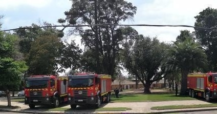<a href="/almainerte7/">Veronica</a> <a href="/BomberosdeChile/">Bomberos de Chile</a> <a href="/ITURRIGroup/">ITURRI</a> <a href="/jcfing/">Juan Carlos Field</a> <a href="/Pabl0Manzanares/">EMERGENCIAS CHILE.</a> <a href="/AlvaroMolinaCL/">Alvaro Molina Jara</a> <a href="/Emergencias365/">E365 • EMERGENCIAS 365</a> <a href="/GrupoWurtlitzer/">Grupo Wurtlitzer</a> <a href="/FJFPCL/">Emergencias</a> @lNFOSCHILE <a href="/fdo2000/">IEC-180 CONTROL STGO</a> <a href="/Octavacbn/">Bomba Peñalolen</a> <a href="/portaldemeli/">Portal de Melipilla #NoticiasconOpinión</a> <a href="/CORE_OHiggins/">Consejo Regional O'Higgins</a> <a href="/ultimahoracl/">UltimaHora.cl</a> <a href="/MuniPichilemu/">Municipalidad de Pichilemu</a> <a href="/Emergencias_06/">Despachos Bomberos Sexta Región</a> #BuenasNoticias <a href="/BomberosdeChile/">Bomberos de Chile</a> de la 6ta Región

Ya están en la Comuna de Peumo los Aljibes que serán entregados hoy a las 19:30 horas

FELICITACIONES a Bomberos de #Coltauco #Olivar #Peumo #Palmilla #Pichilemu y #StaCruz

Vea Ceremonia en vivo por facebook.com/BomberosCL