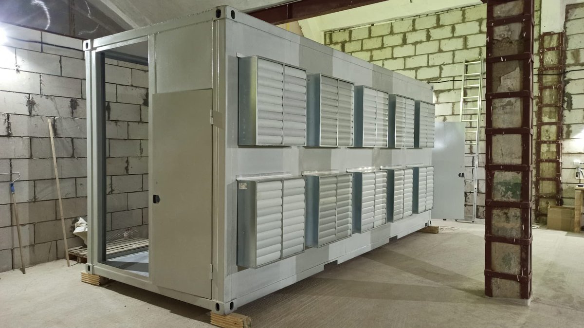 aiproenergy's tweet photo. Your #BITTANK production line today: multiple high cube units at various stages of completion. 🦾More electricians ⚡️⚡️joining the team in Dec…let’s scale it up ✊ ! ..and yes..We will be accepting the orders for 🔟ft and 4️⃣0️⃣ft units!! #bitcoin #blockchain #container #BTC https://t.co/LzV1xlVeBZ