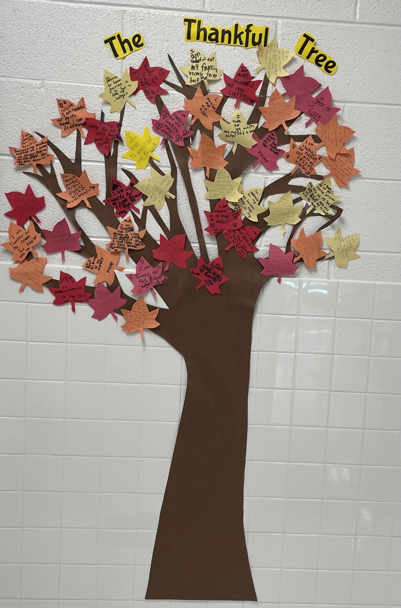 Our class is thankful for so many things we can fill up a tree. @WaxpoolES