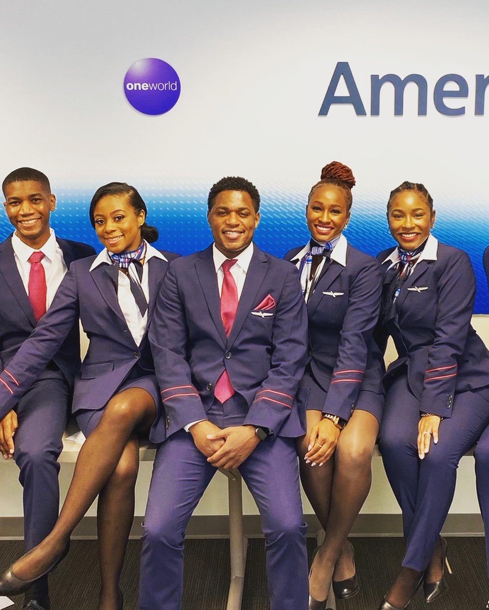 TheRealTianaGee's tweet photo. I’ve been on hiatus but now I’m back. Catch me at 35,000ft ☁️✈️ #FlightAttendantBae #ABCcrew https://t.co/sJracHtKnK
