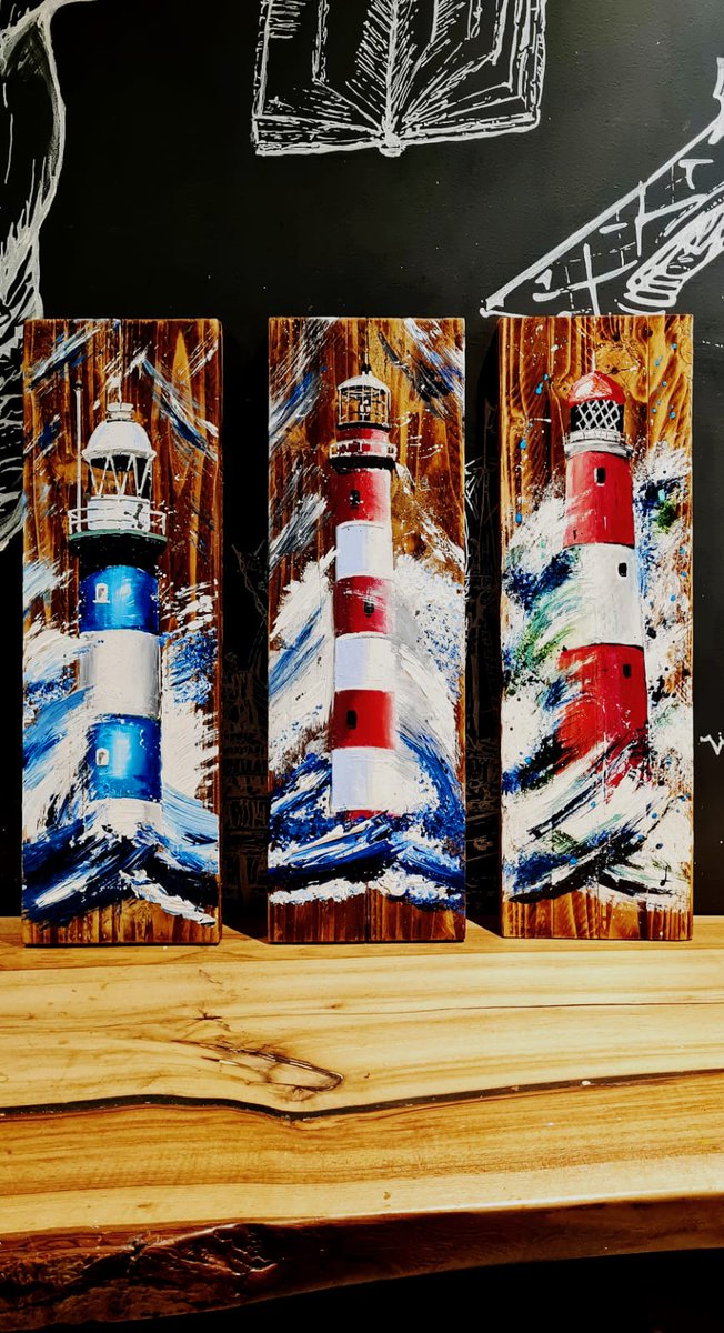 Collection of handpainted lighthouses on reclaimed timber now available. These make for an ideal Christmas gift. 🎄 #art #xmasgifts #Irish #Lighthouse