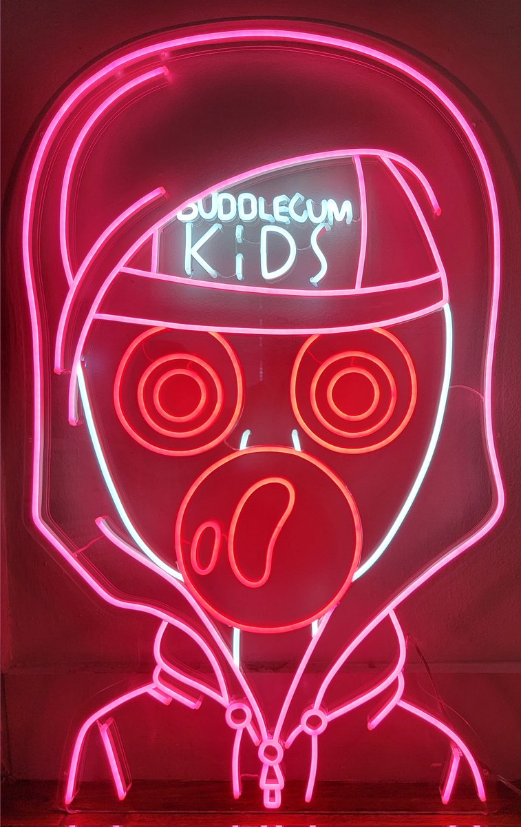 tfarris's tweet photo. Just got my @bubblegumkids_ neon sign derivative from @NeonApesYC!  This is amazing work!  Check it out @KingODawg_,@Bubblegum_NFT, @Cryptomoron_, @Shadow_Nft. 
#BGK https://t.co/BiKH1aw1z4