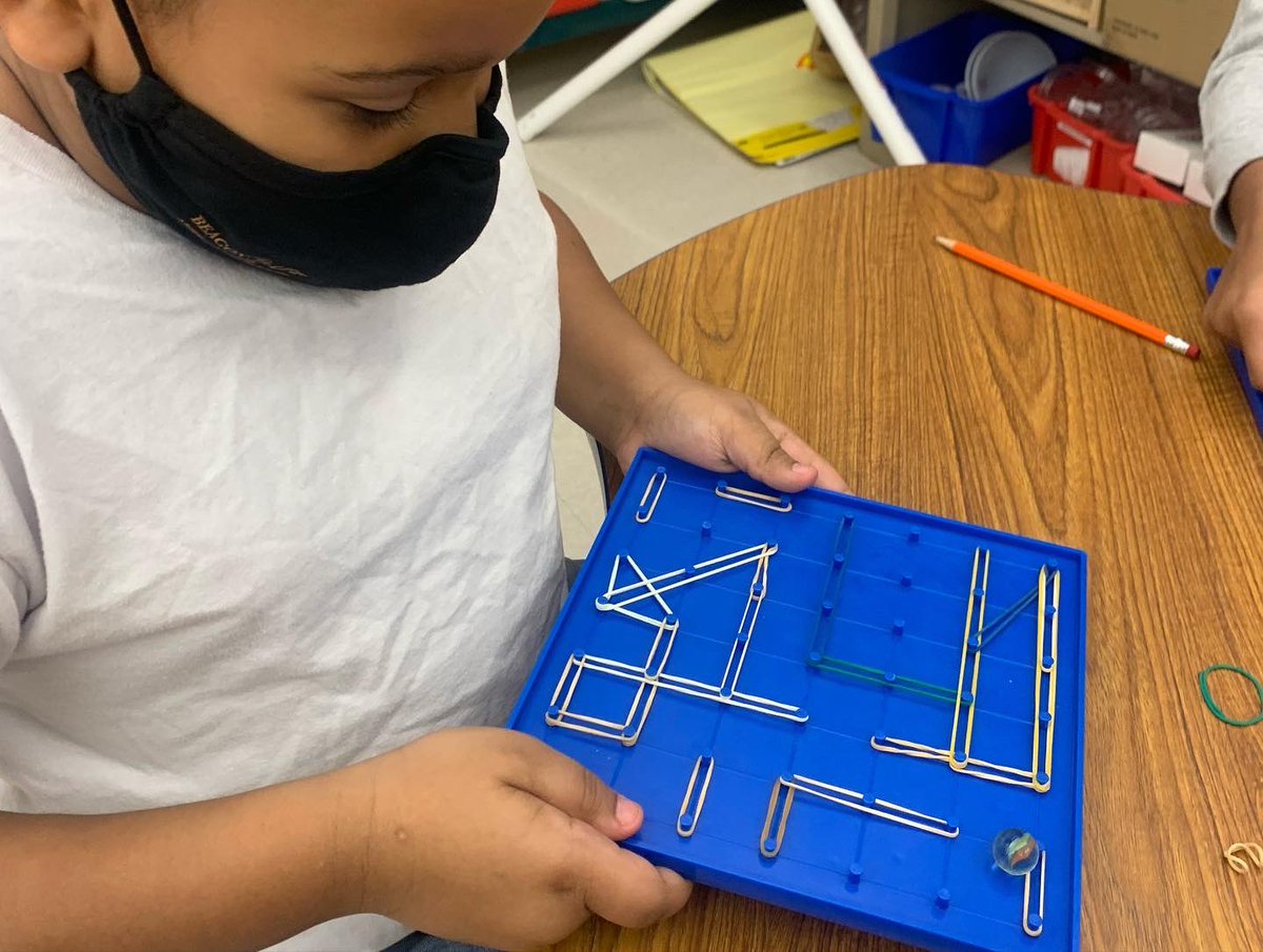 NeptuneGGrove's tweet photo. A little #thanksgiving STEM and #geoboard marble maze fun this week thanks to this awesome resource from @brookebrownTOTB 🦃  #STEM #stemactivities @Neptune_STEM @NeptuneSchools @TamiCrader @DrSAMillaway https://t.co/kZwpeUJU6U