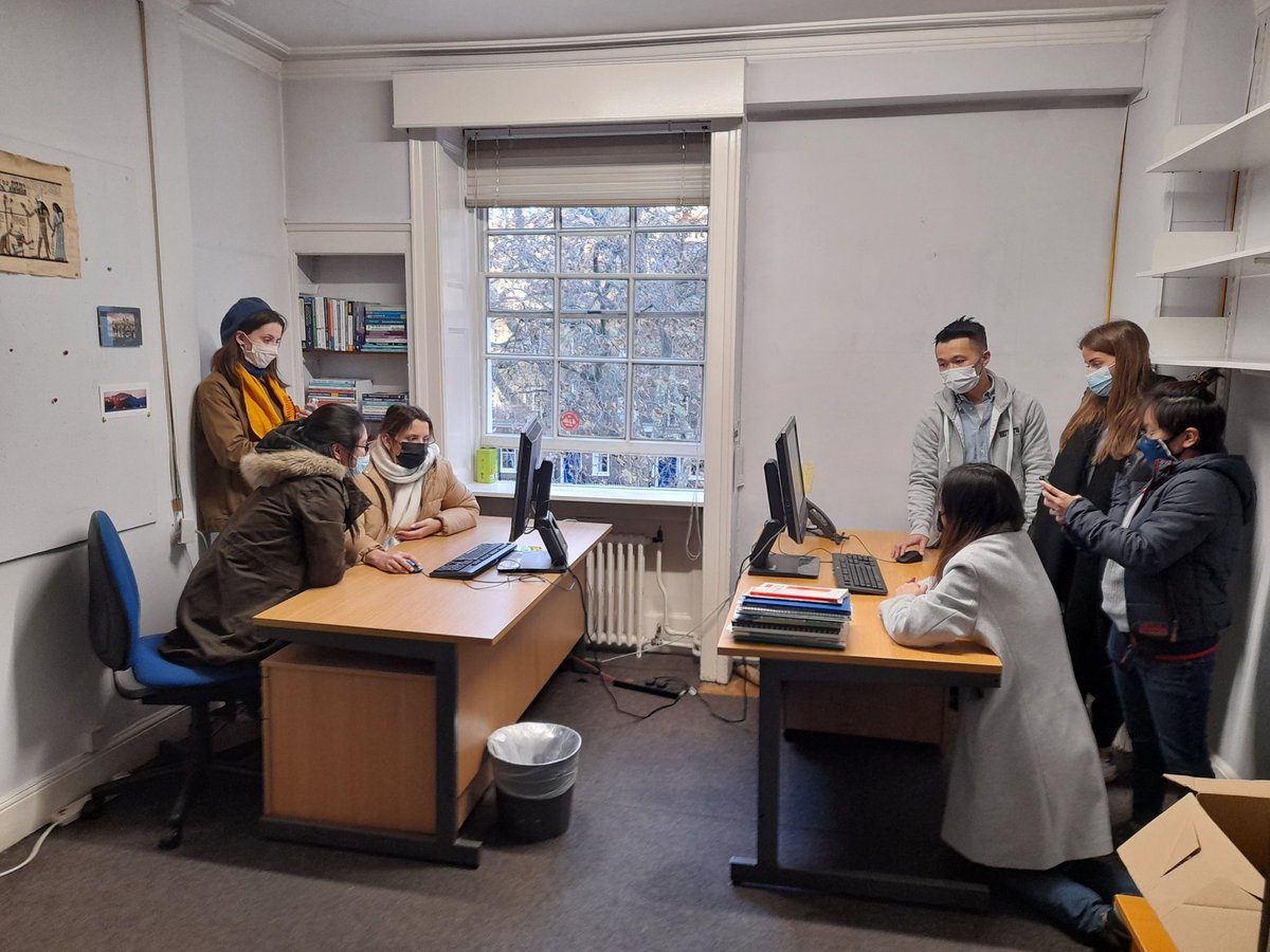 kamenopoulou's tweet photo. Happy surprise visit by my lovely #MASIE students today 💙
Great to see them interacting with each other and working together as a group! Super-lucky that my #students are every #teacher's dream! #PHD https://t.co/TIErf4AiFf