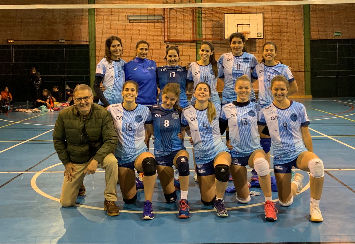 CVRochelambert's tweet photo. 🚨 Resultados #EscuelaCVR 

👉 #SeniorFemeninoCVR - @Club_Palestra: 3-2 👍

🎉  Una victoria más para nuestras chicas, para seguir invictas!! 🏐

#VoleibolenSevilla #VoleyTerapia https://t.co/9NhHENvGJu