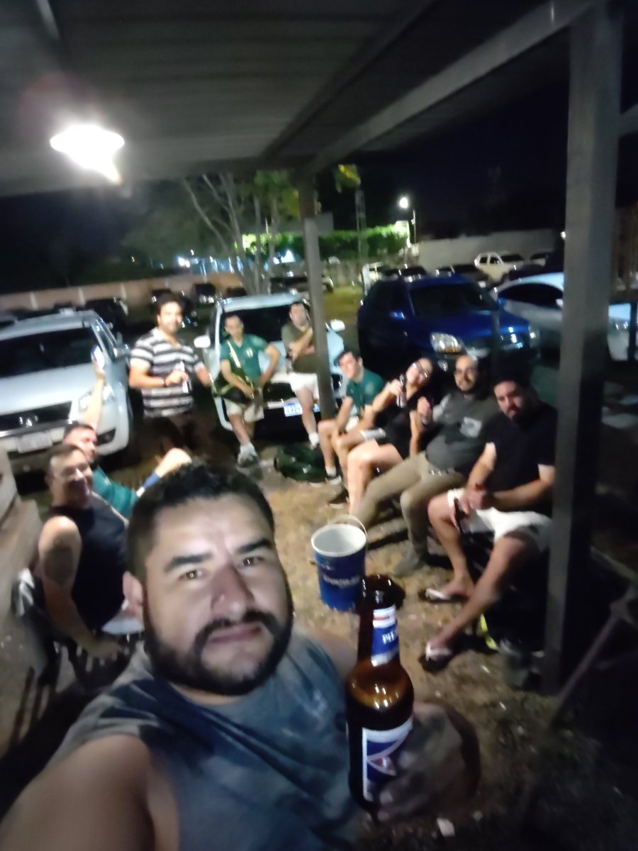 gabysanz5's tweet photo. Nos despedimos del @exacasjoficial como mejor lo hacemos, un súper 3er tiempo, pero no es un adiós si no un hasta luego, la humilde 2000V va a volver a resurgir como el ave fénix. Estoy más que seguro que nos van a extrañar especialmente en la cantina.
#2000V
#LaHumilde https://t.co/Lu4WwVGqVU