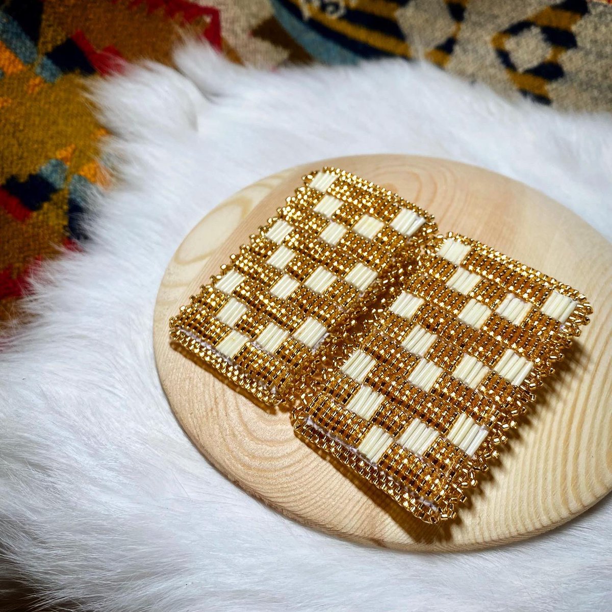 EvaAngus4's tweet photo. ‼️RAFFLE‼️

✨Porcupine Quill Gold Basket Earrings✨

3 Chances to win 

TICKETS:
$5 each, or 5 for $20

leave a “🤍”, # of tickets, &amp; your IG handle 

Cashapp: $haidahunny
Venmo: @eangus01
PayPal: Eva.samone.a@gmail.com

✨drawing date/time TBA✨ https://t.co/oq8fm66e0r