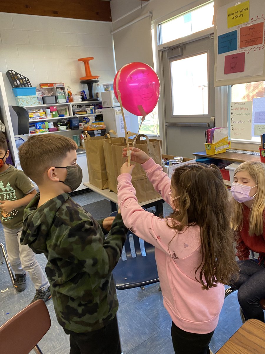 CCorcoran80's tweet photo. Ss had a great time with this STEM challenge. They had to create a balloon float and a device to keep it up in the air. Then we had a parade in the hallway, using Bee Bots as our handlers. @WCSDEmpowers @FishkillFrogs @SammonSTEAM @ANikolaTech https://t.co/UWzlnM8wRB